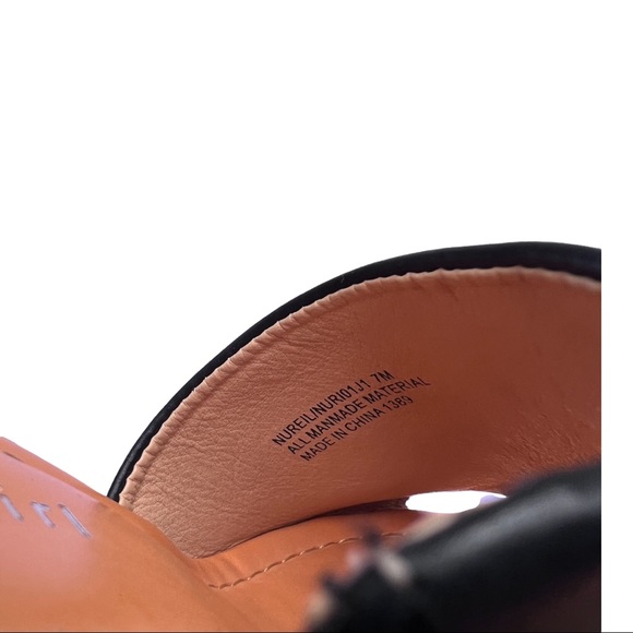 Madden Girl
Nuriel Cork Wedges  
Black
4-1/2" Cork Wedge Heel - Picture 14 of 16